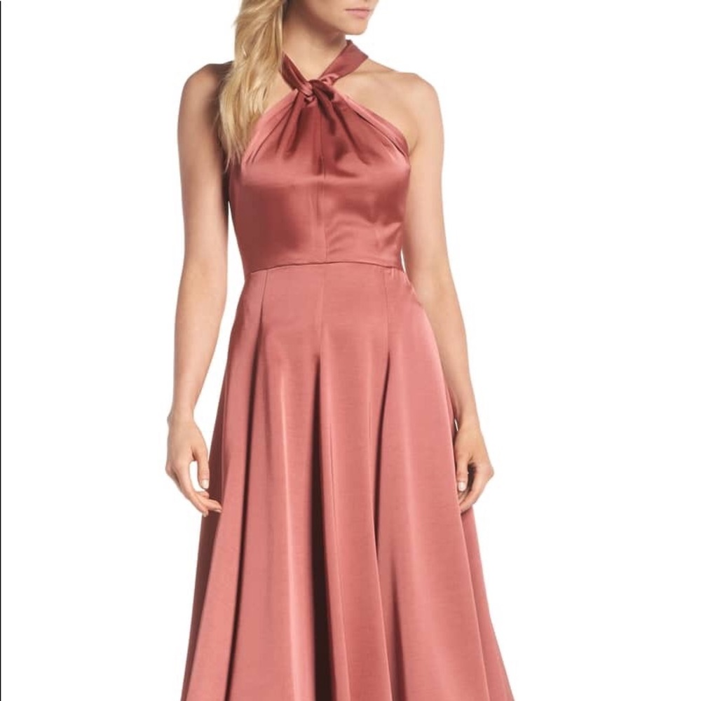 Gal Meets Glam Jaqueline Twist Front Halter Silk